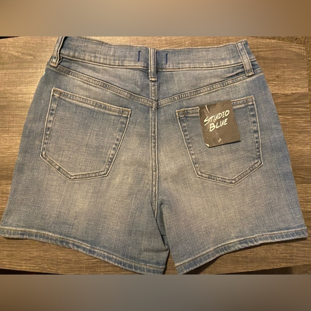 Studio Blue - NEW - High Rise Mid Length Short. Size 29. Blue - Picture 2 of 3